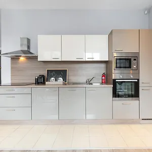Dame Street - Irish Group Apartment